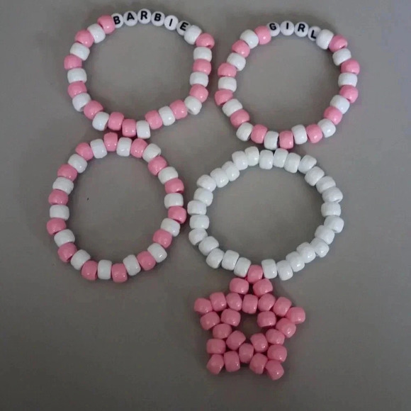 Barbie Girl inspired bracelet set - Picture 1 of 2